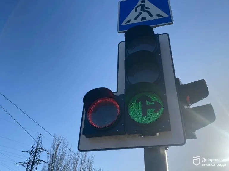 У Дніпрі змінили організацію руху на перехресті Донецького шосе і Березинської