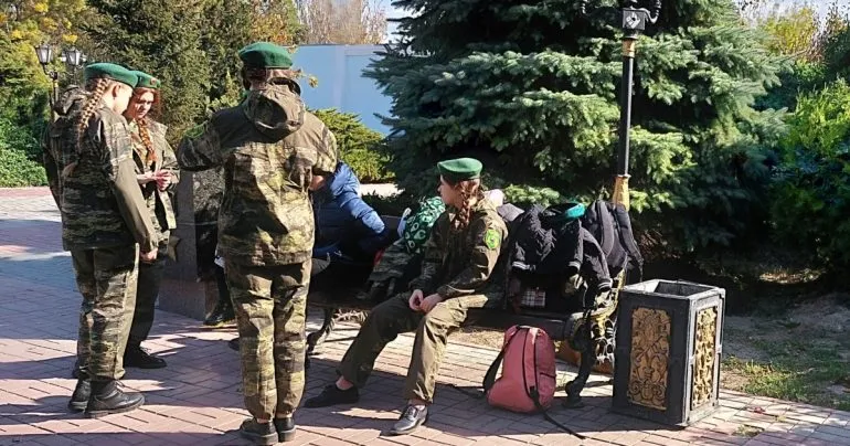 СБУ повідомила про підозру російським посадовцям у підготовці дітей у Криму