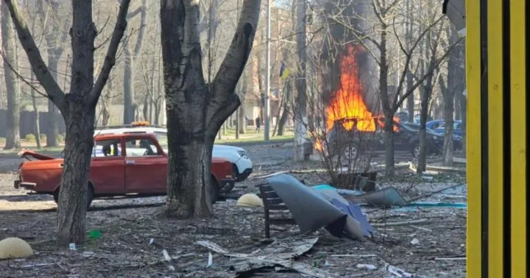 У Херсоні загинула жінка через скид вибухівки з дрона