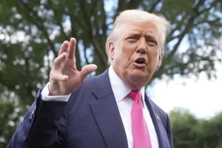 Трамп розглядає удари по Ірану та блокаду Ормузької протоки