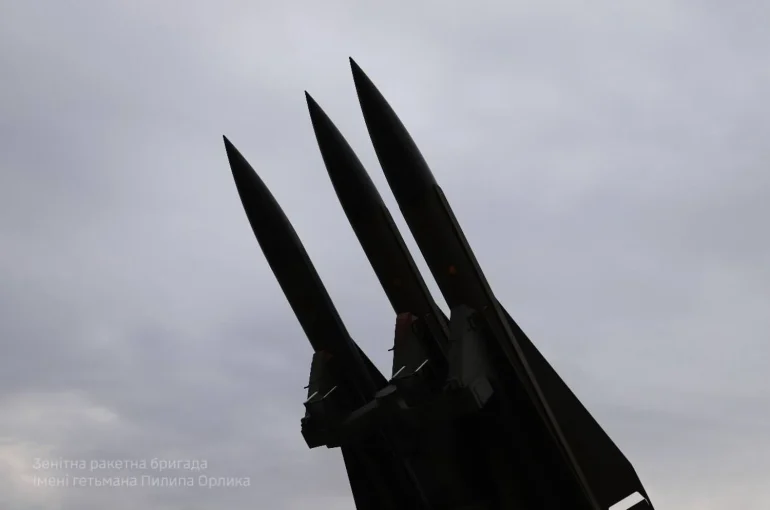 За дві хвилі атак рф збито 31 із 44 ракет та 636 із 659 дронів