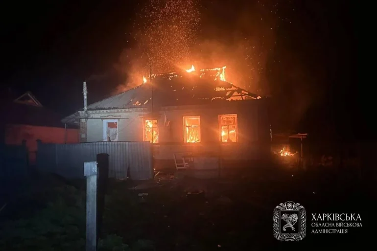 росія вдарила дроном по Богодухову на Харківщині: поранені та пошкодження будинків
