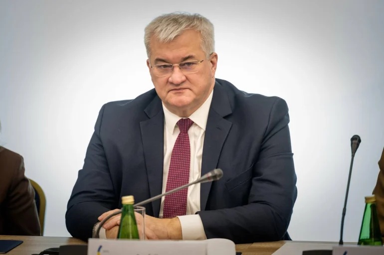 МЗС закликало наслідувати балтійський приклад після заборони прольоту Фіцо