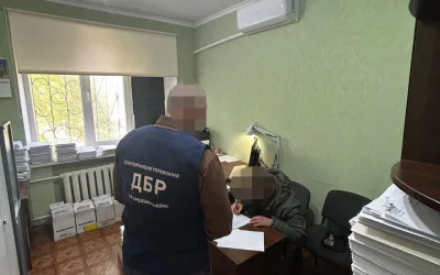 У Хмельницькій області військовому оголосили підозру в катуванні жінки