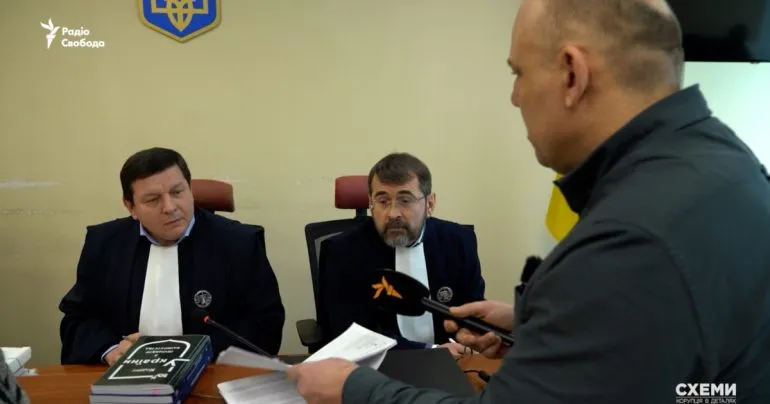 Верховний і районні суди роками посилалися на нечинний мовний закон