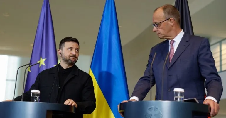 Мерц і Зеленський обговорили обмеження виїзду призовників до ЄС