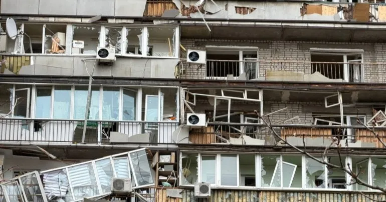 Російський удар по Дніпру: двоє поранених госпіталізовані