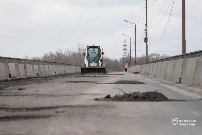 Ремонт Самарського мосту: рух перекрито з 1 до 9 квітня