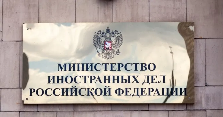 МЗС росії заявило про неприйнятність надання трибуни Зеленському