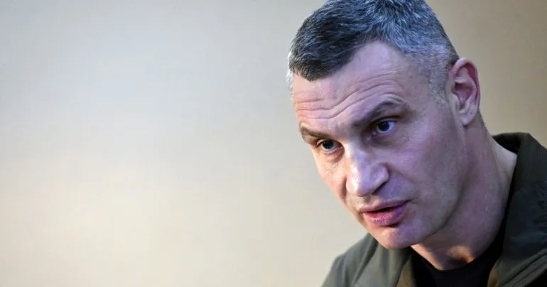 Внаслідок російської атаки обвалилися конструкції житлового будинку, є постраждалі