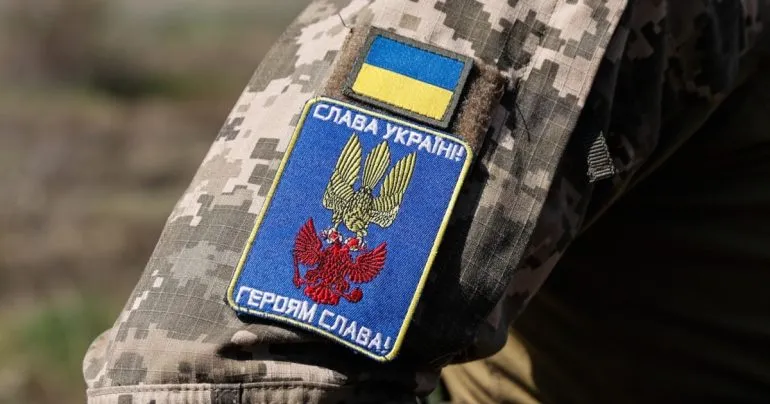 ДБР підозрює ексміністра інфраструктури в ухиленні від військової служби