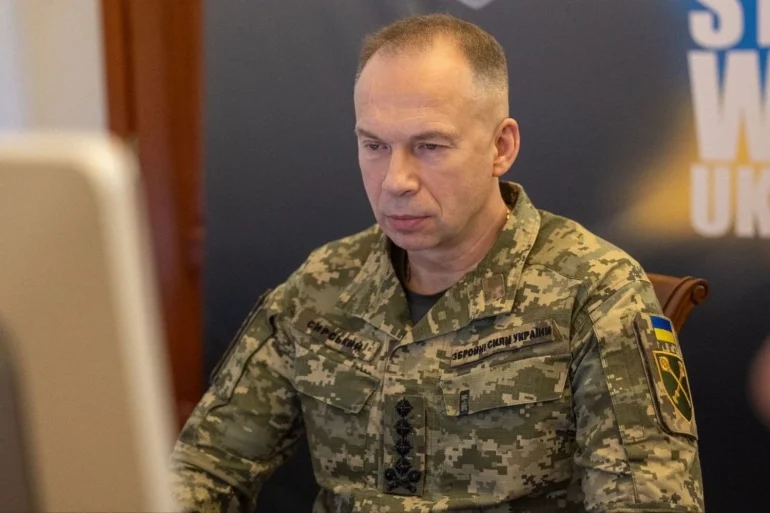 Сирський: розглядають можливість звільнення військових під час війни