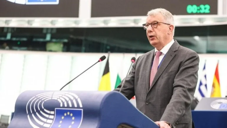 Євродепутат із Люксембургу вербує колег для поїздок до росії