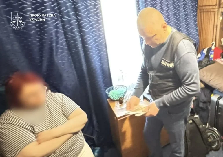 У Києві затримали жінку, яка ошукала військового на понад 710 тис. грн