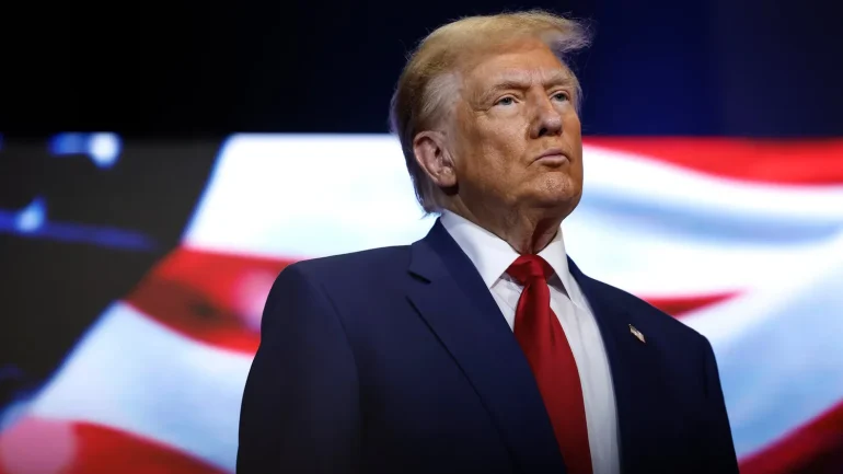 Трамп: США дозволили трьом китайським танкерам пройти Ормузьку протоку