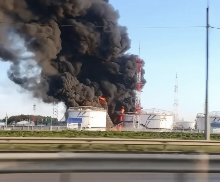Пожежа на нафтоналивній станції під Москвою після атаки дронів