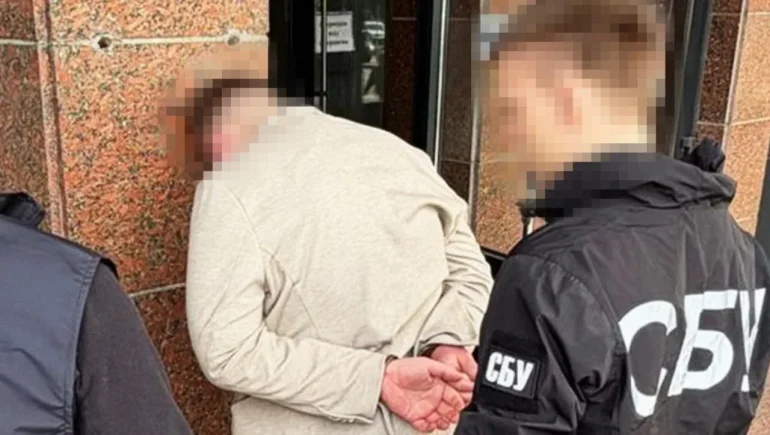 СБУ викрила вісім схем ухилення від мобілізації до 15 тисяч доларів