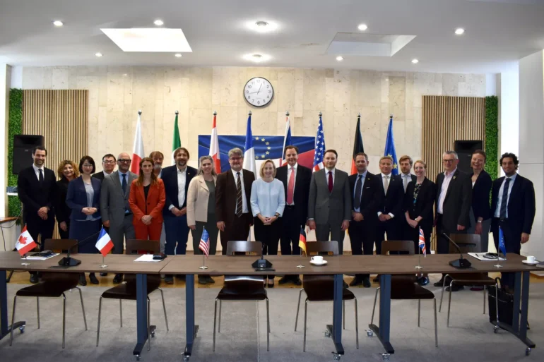 Посли G7 залишаються в Києві попри погрози рф