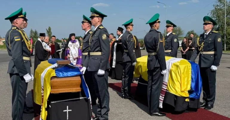Останки Андрія Мельника та Софії Мельник виставили у Патріаршому соборі