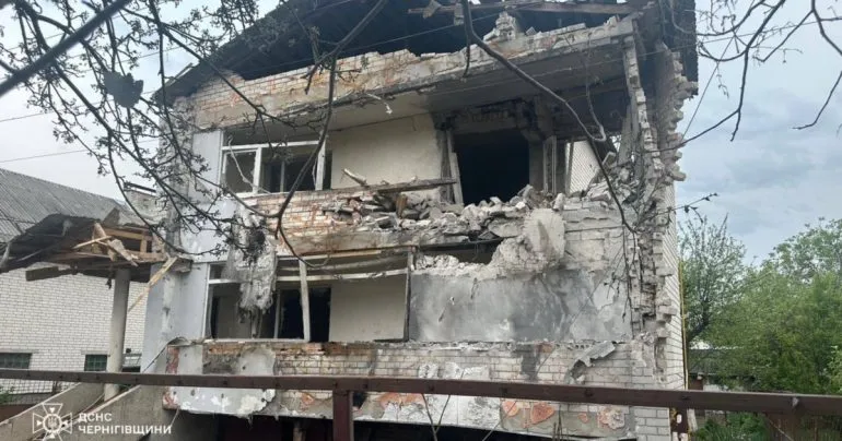 Двоє поранених унаслідок російського удару по Чернігову