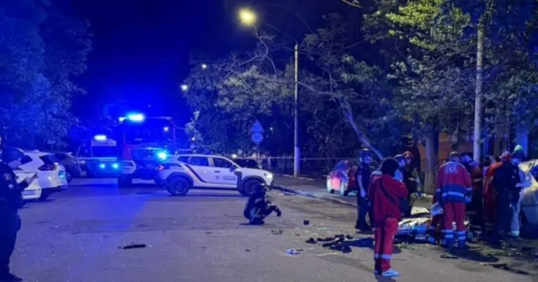 Вибух авто в Одесі кваліфікували як теракт, двоє людей постраждали