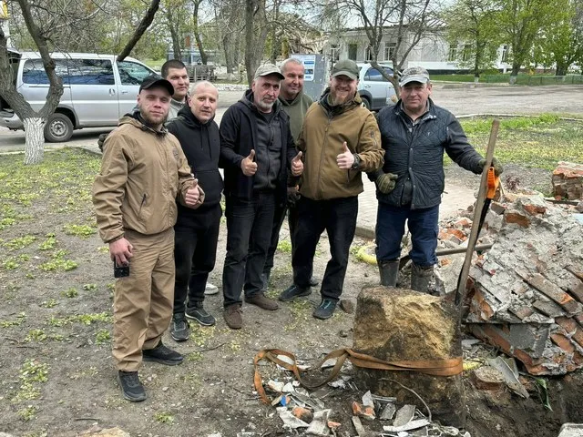 До Дніпра доставили фрагмент половецької кам’яної скульптури