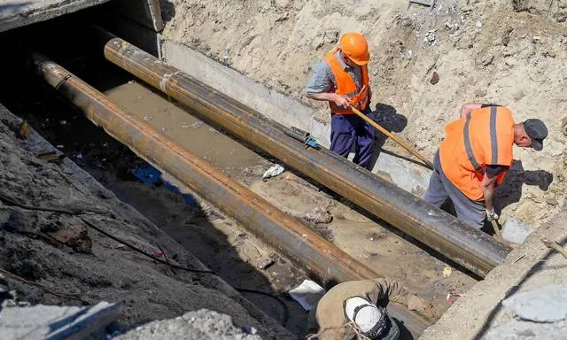 Кам’янське оновлює магістральні тепломережі перед опалювальним сезоном