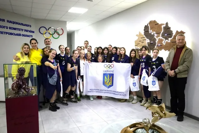 Юні волейболістки Дніпропетровщини долучилися до проєкту Do Like Olympians